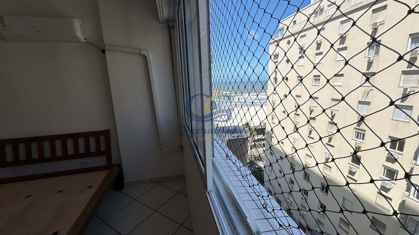 Apartamento na Praia das Pitangueiras, Guarujá - SP