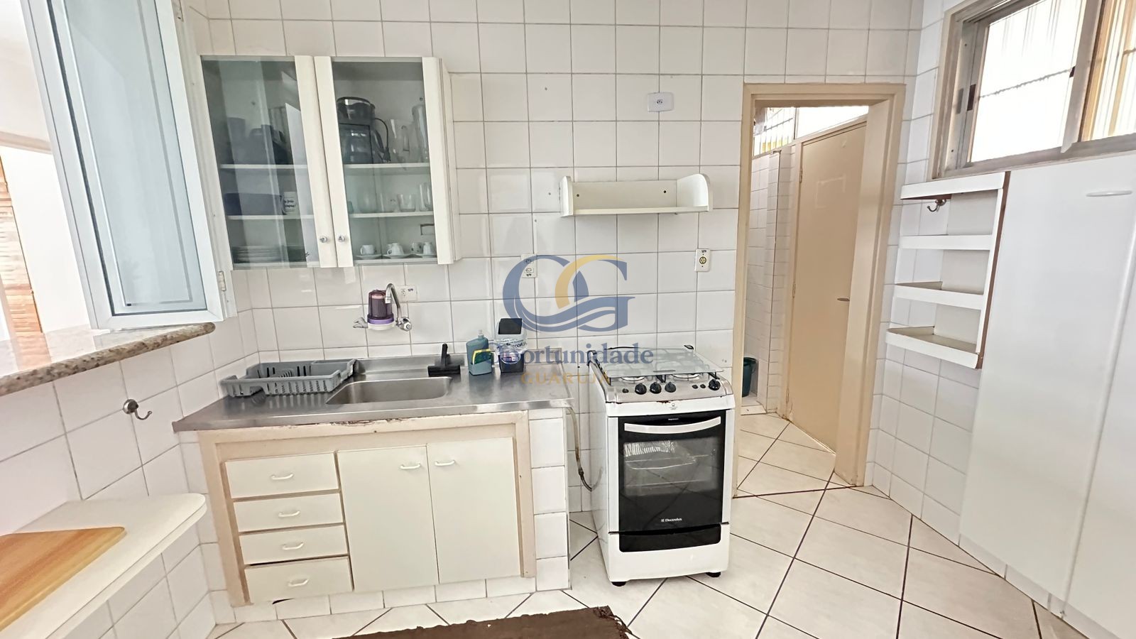 Apartamento na Praia das Pitangueiras, Guarujá - SP
