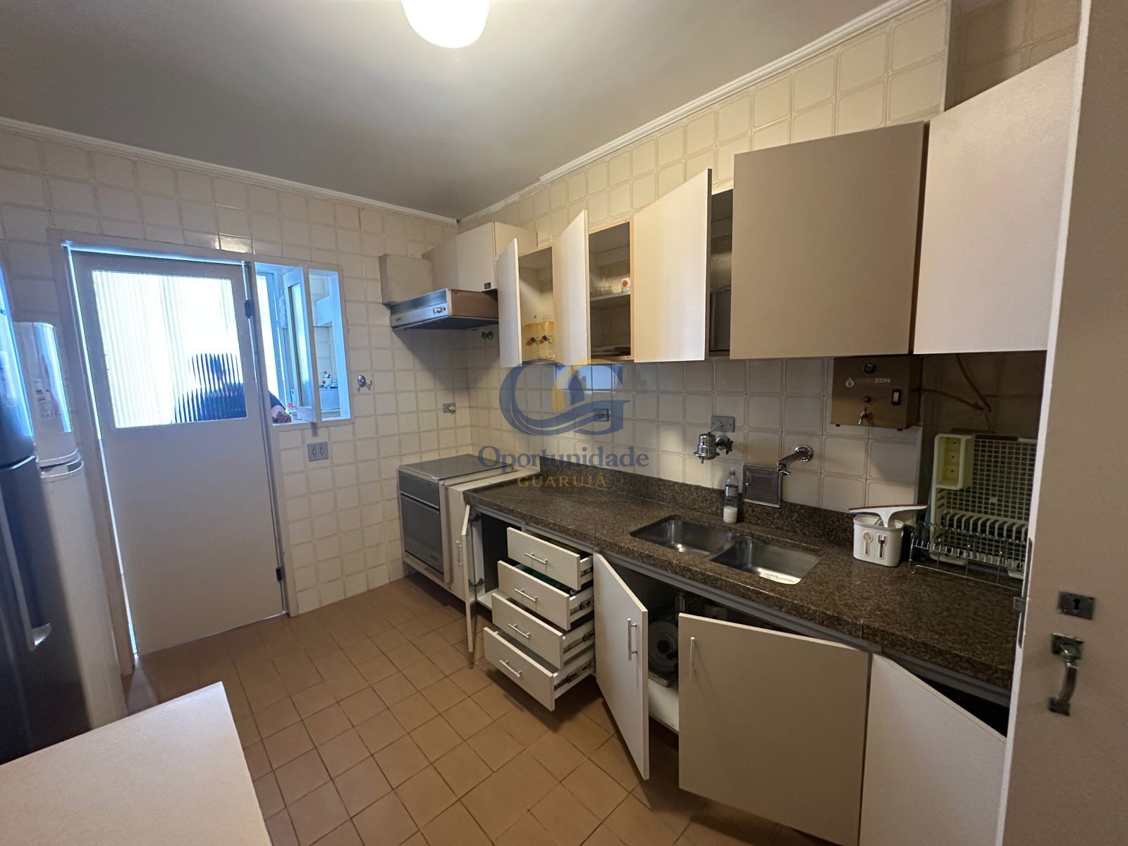 Apartamento Frente ao Mar nas Pitangueiras, Guarujá - SP