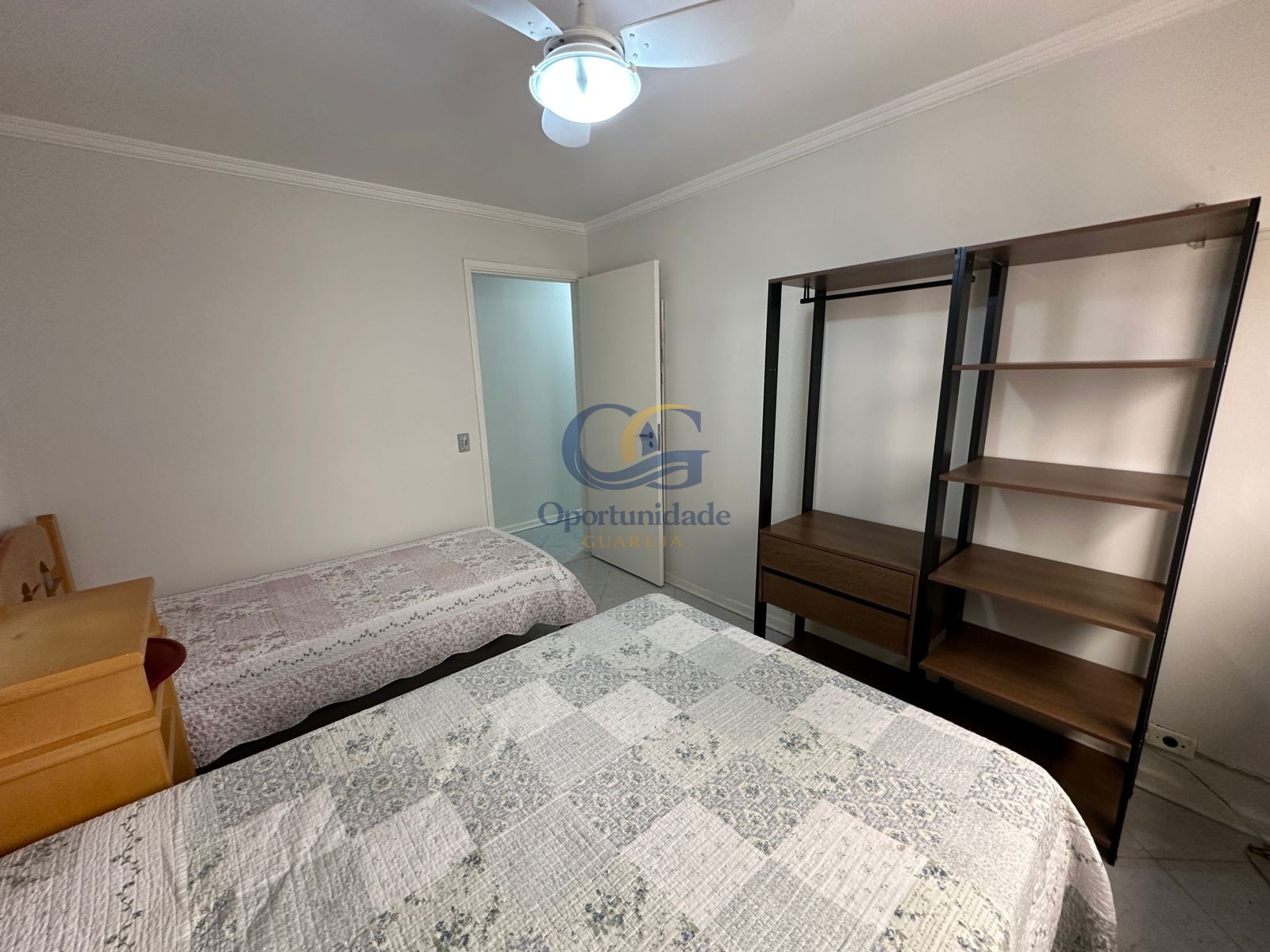 Apartamento na Praia das Pitangueiras, Guarujá - SP