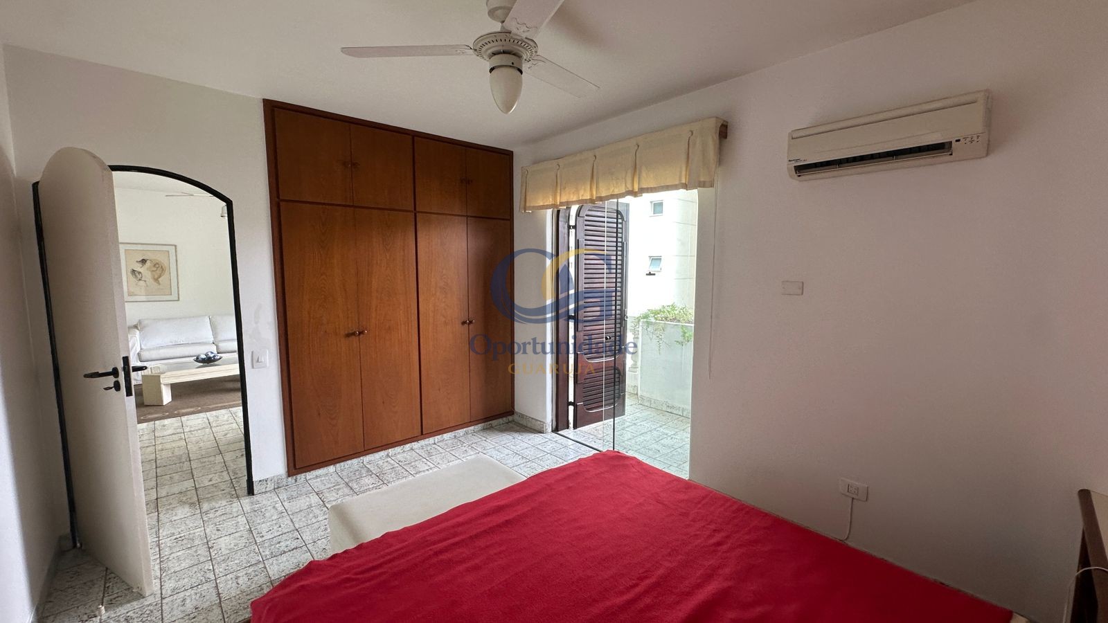 Apartamento na Praia das Pitangueiras, Guarujá - SP