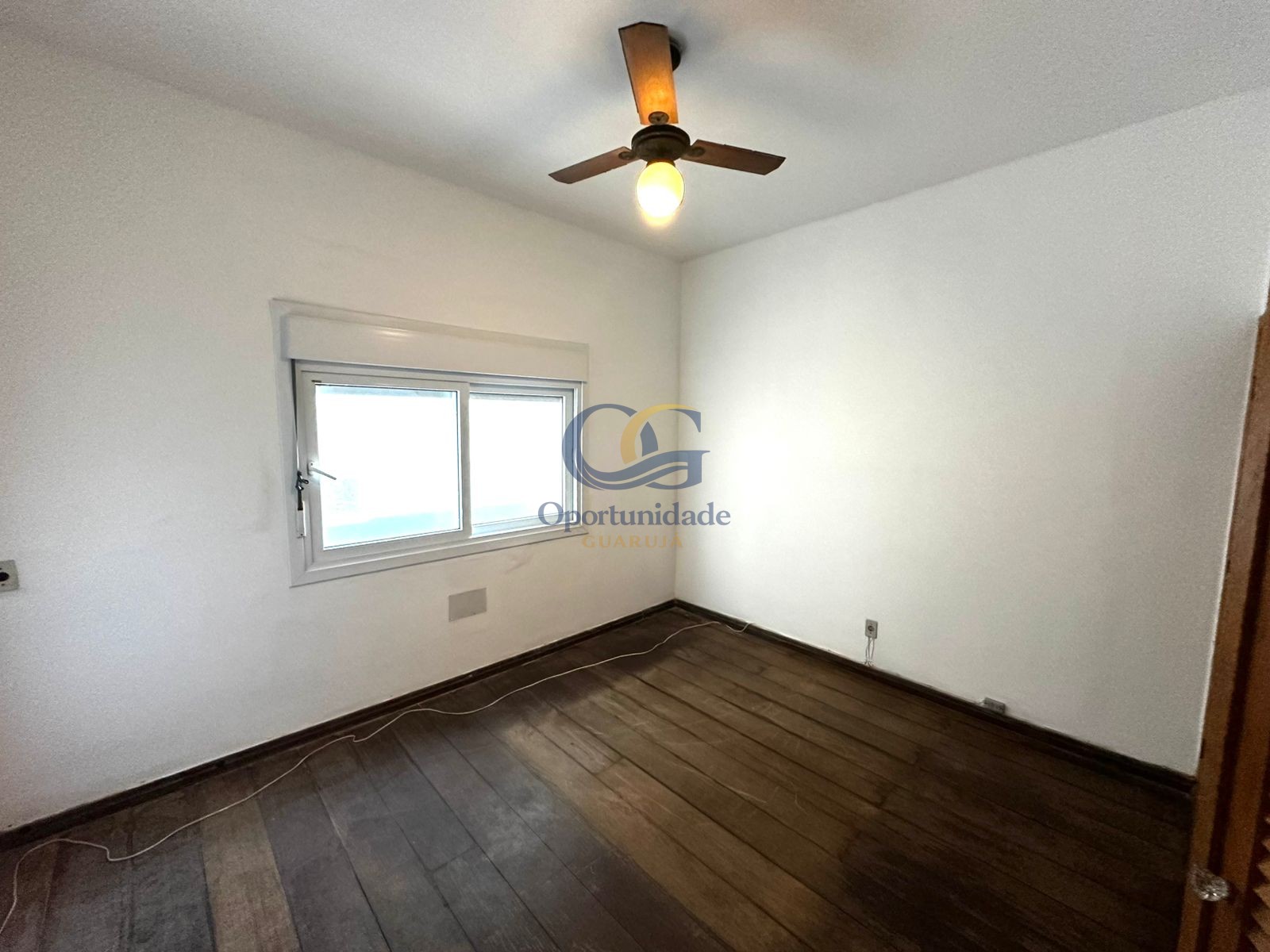 Apartamento Frente ao Mar nas Pitangueiras, Guarujá - SP