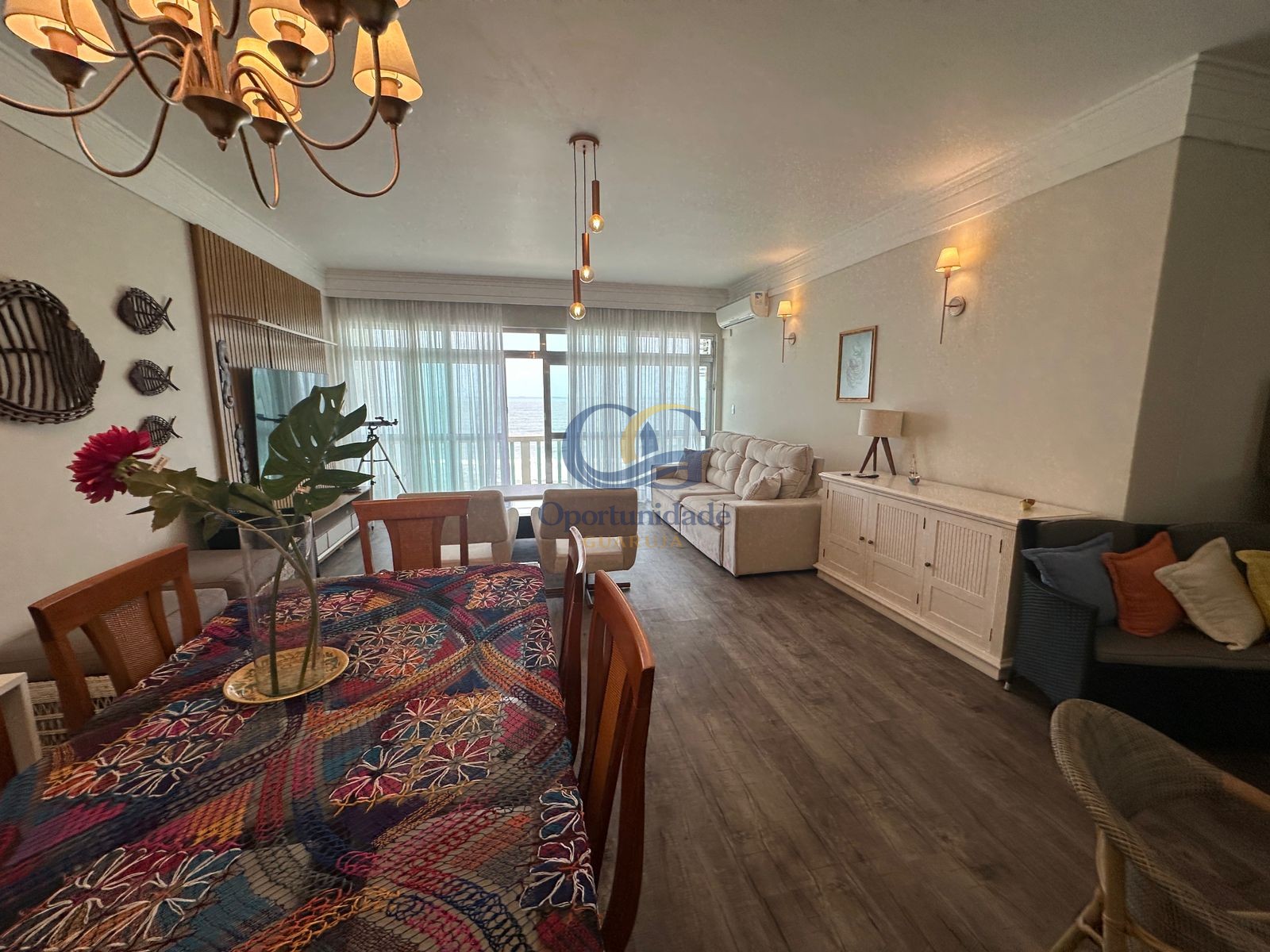 Apartamento Frente ao Mar nas Pitangueiras, Guarujá - SP