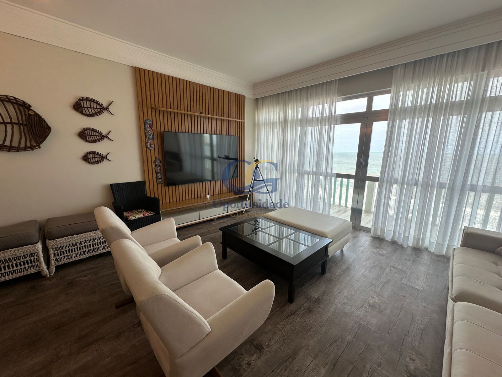 Apartamento Frente ao Mar nas Pitangueiras, Guarujá - SP
