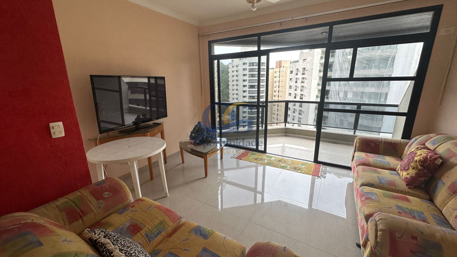 Apartamento na Praia das Pitangueiras, Guarujá - SP