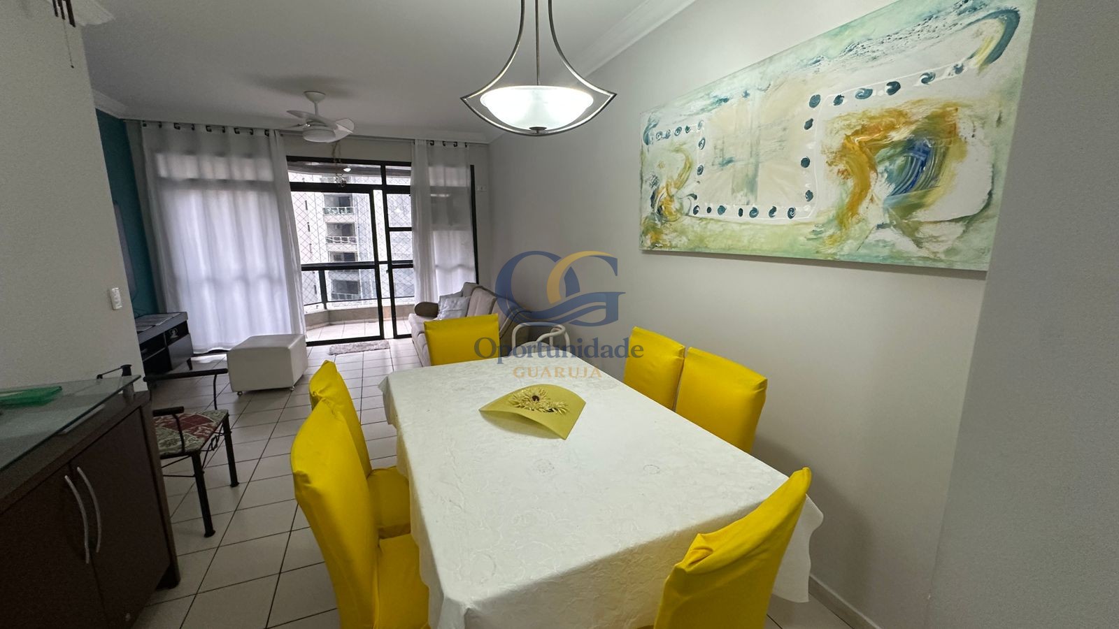 Apartamento na Praia das Pitangueiras, Guarujá - SP