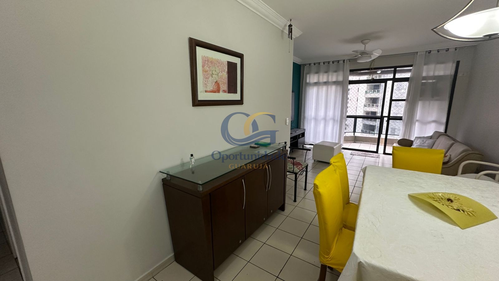 Apartamento na Praia das Pitangueiras, Guarujá - SP