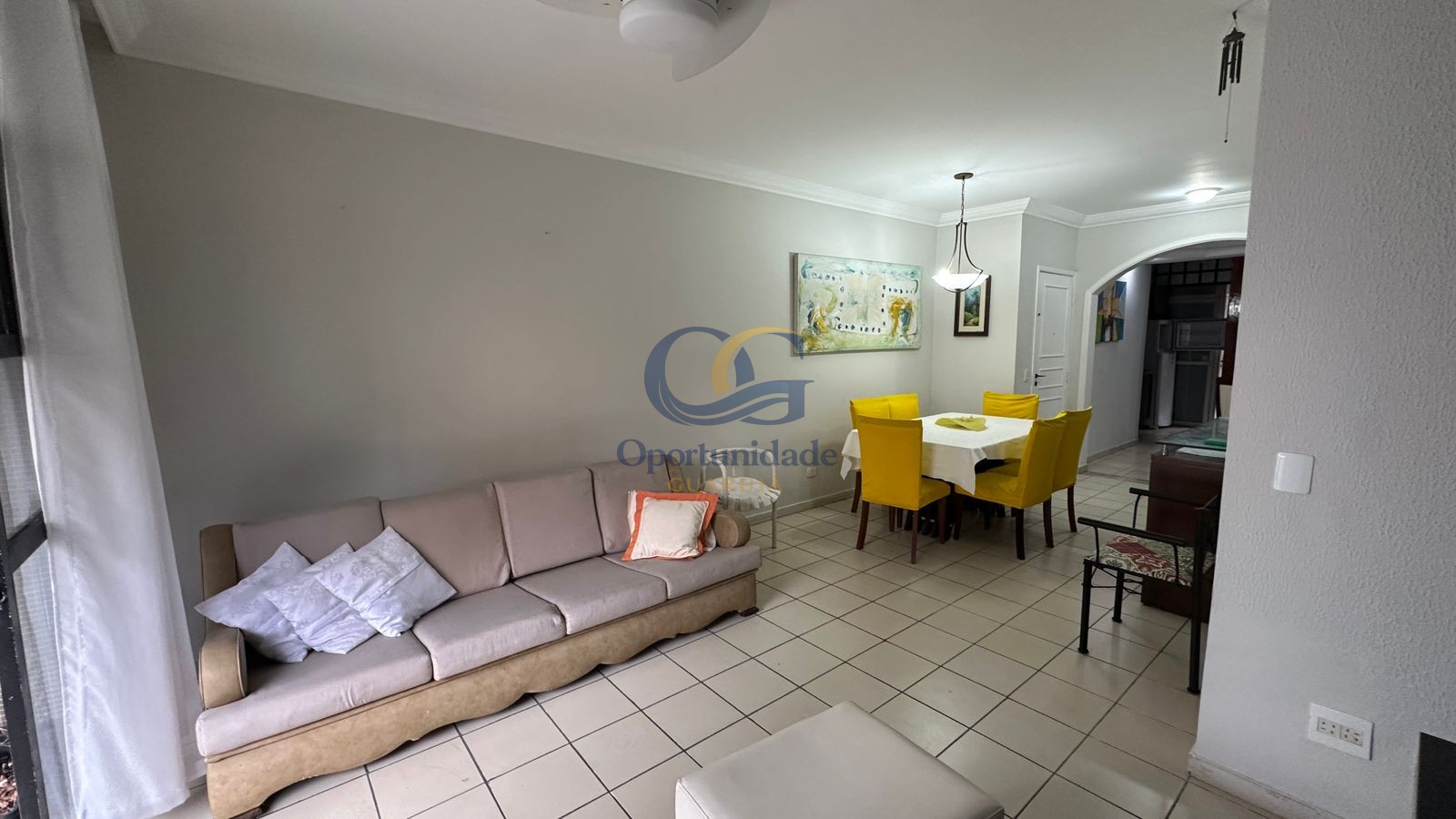 Apartamento na Praia das Pitangueiras, Guarujá - SP