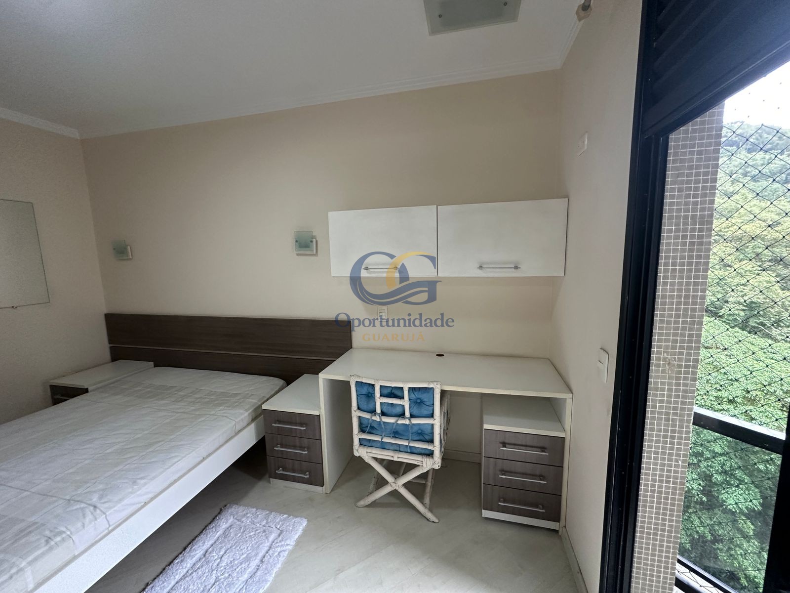 Apartamento na Praia das Pitangueiras, Guarujá - SP