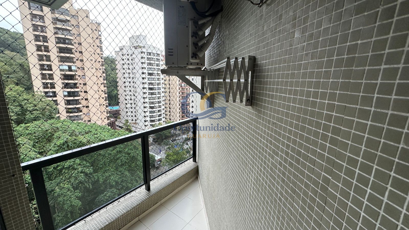Apartamento na Praia das Pitangueiras, Guarujá - SP