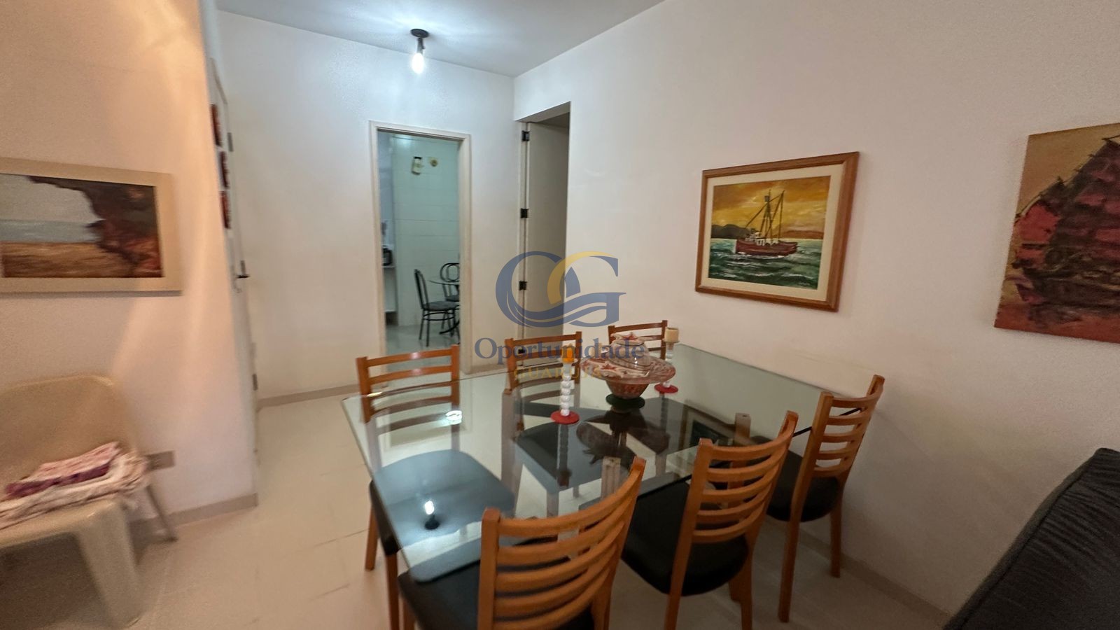 Apartamento na Praia das Pitangueiras, Guarujá - SP