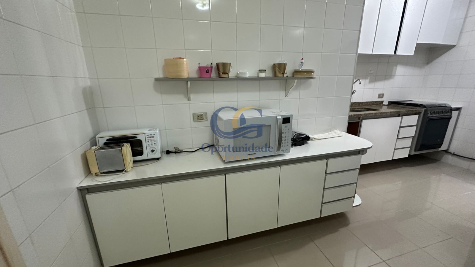 Apartamento na Praia das Pitangueiras, Guarujá - SP