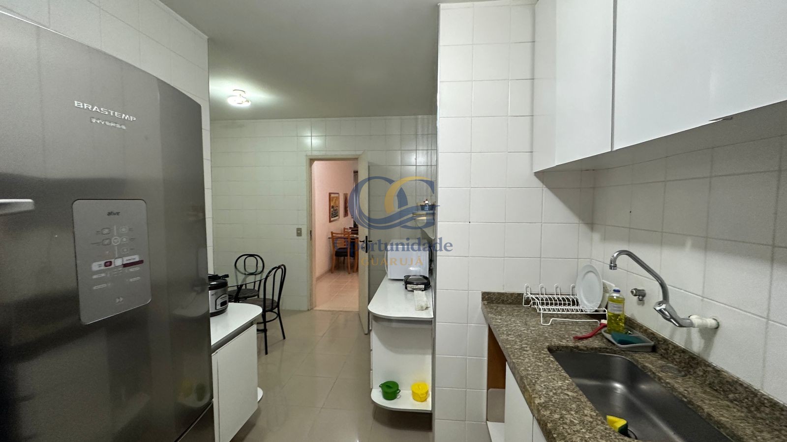 Apartamento na Praia das Pitangueiras, Guarujá - SP