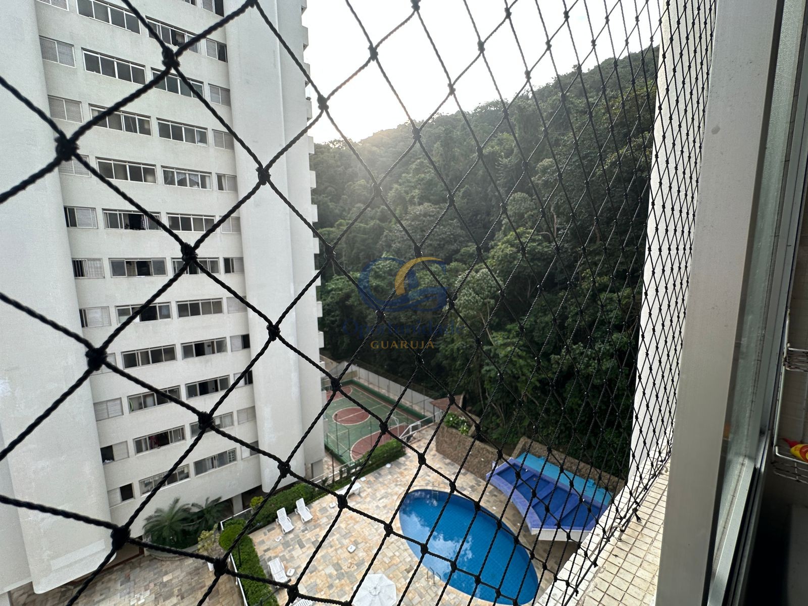 Apartamento na Praia das Pitangueiras, Guarujá - SP