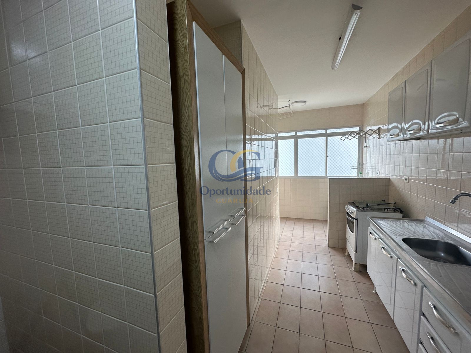 Apartamento na Praia das Pitangueiras, Guarujá - SP