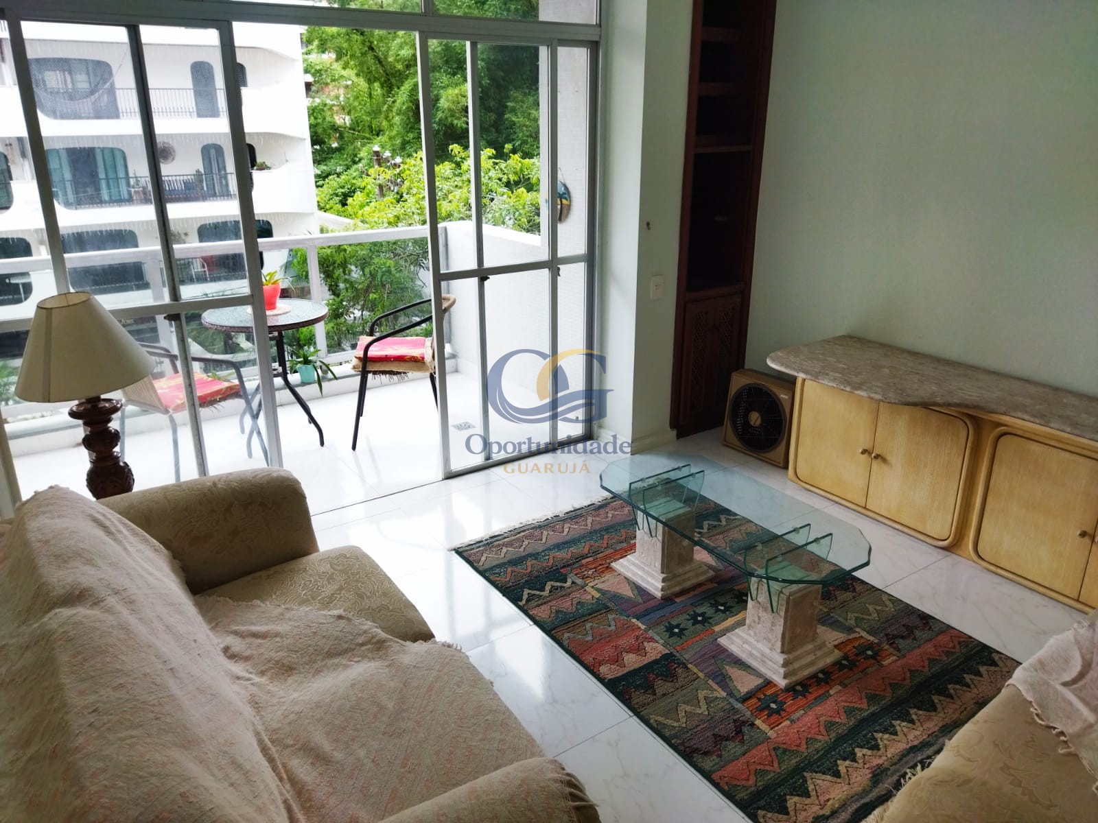 Apartamento na Praia das Pitangueiras, Guarujá - SP