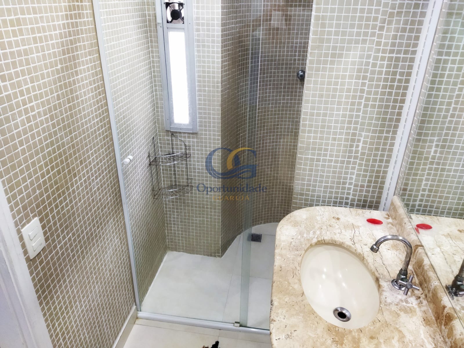 Apartamento na Praia das Pitangueiras, Guarujá - SP