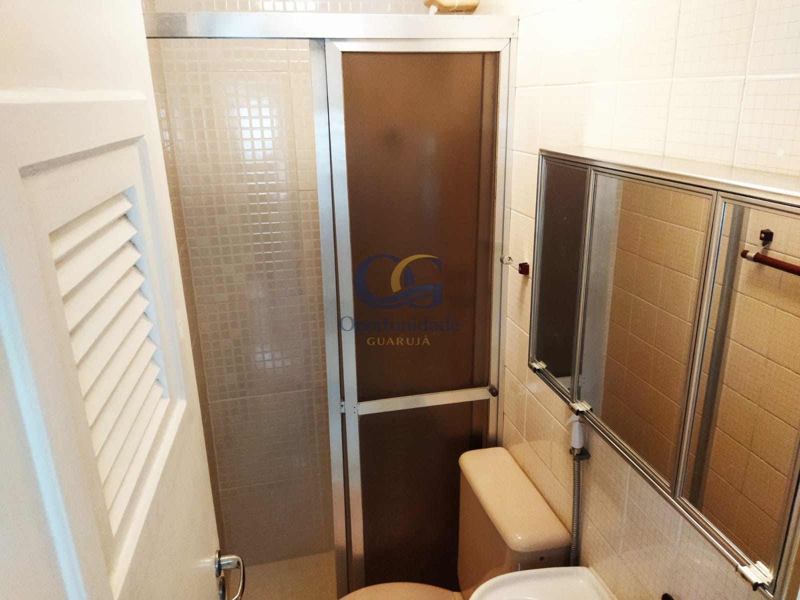 Apartamento na Praia das Pitangueiras, Guarujá - SP