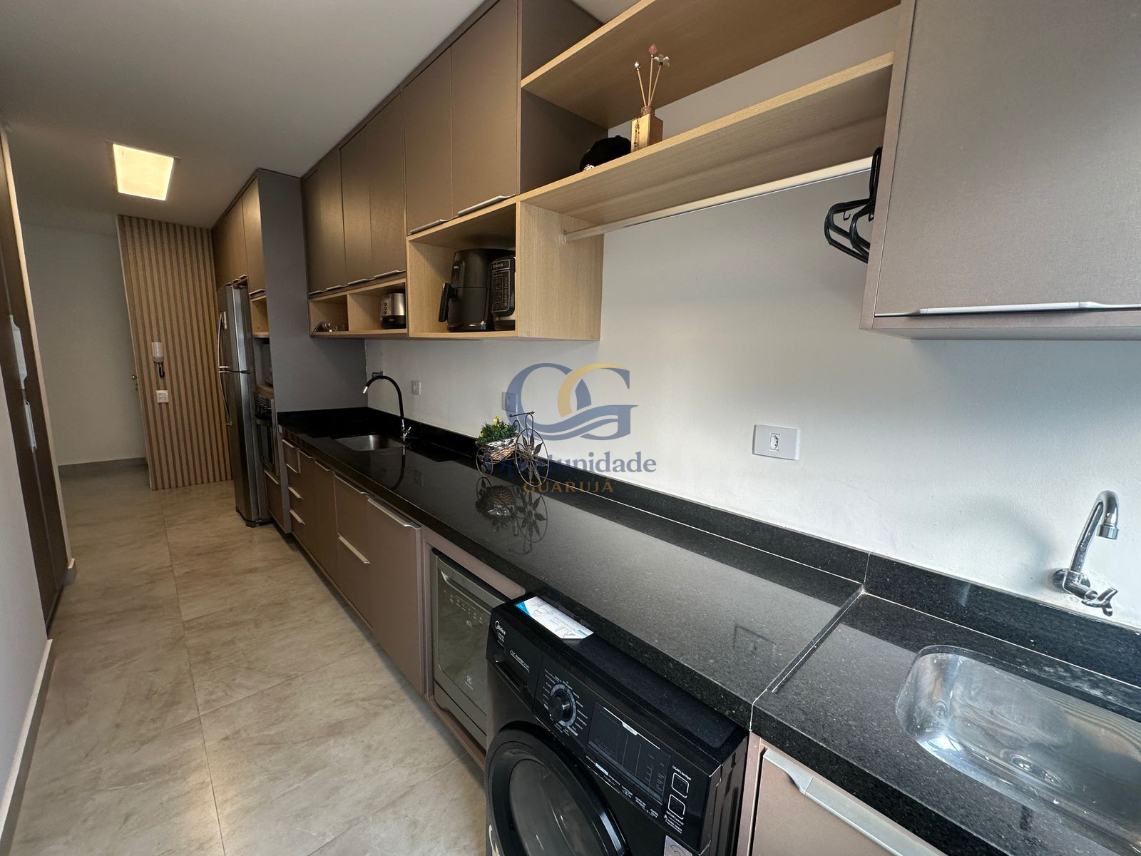 Apartamento na Praia das Pitangueiras, Guarujá - SP