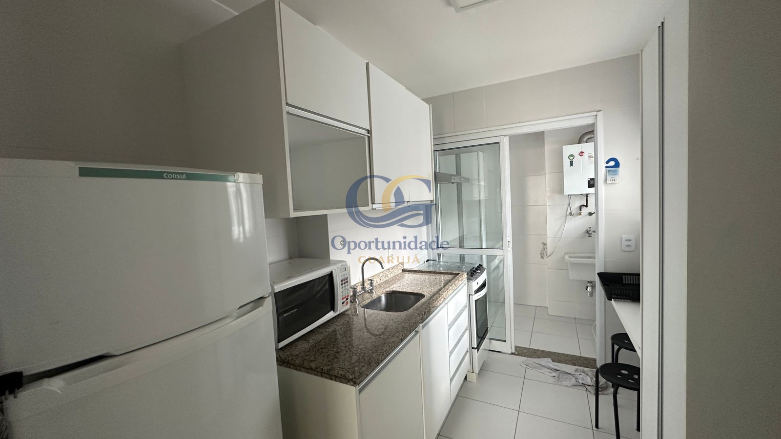 Apartamento na Praia das Pitangueiras, Guarujá - SP