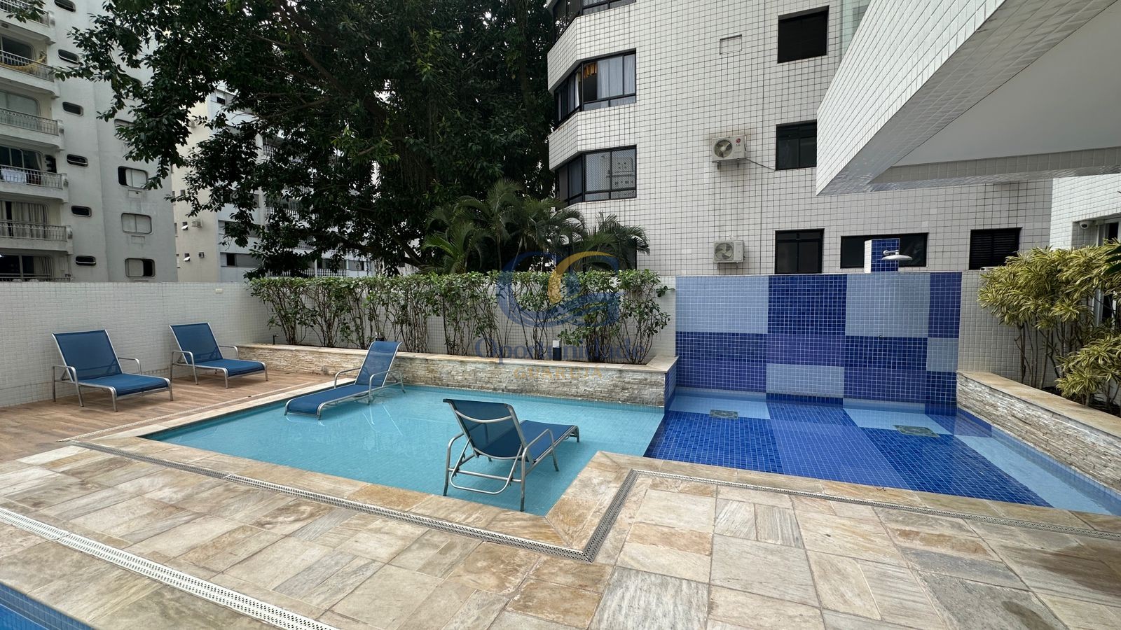 Apartamento na Praia das Pitangueiras, Guarujá - SP