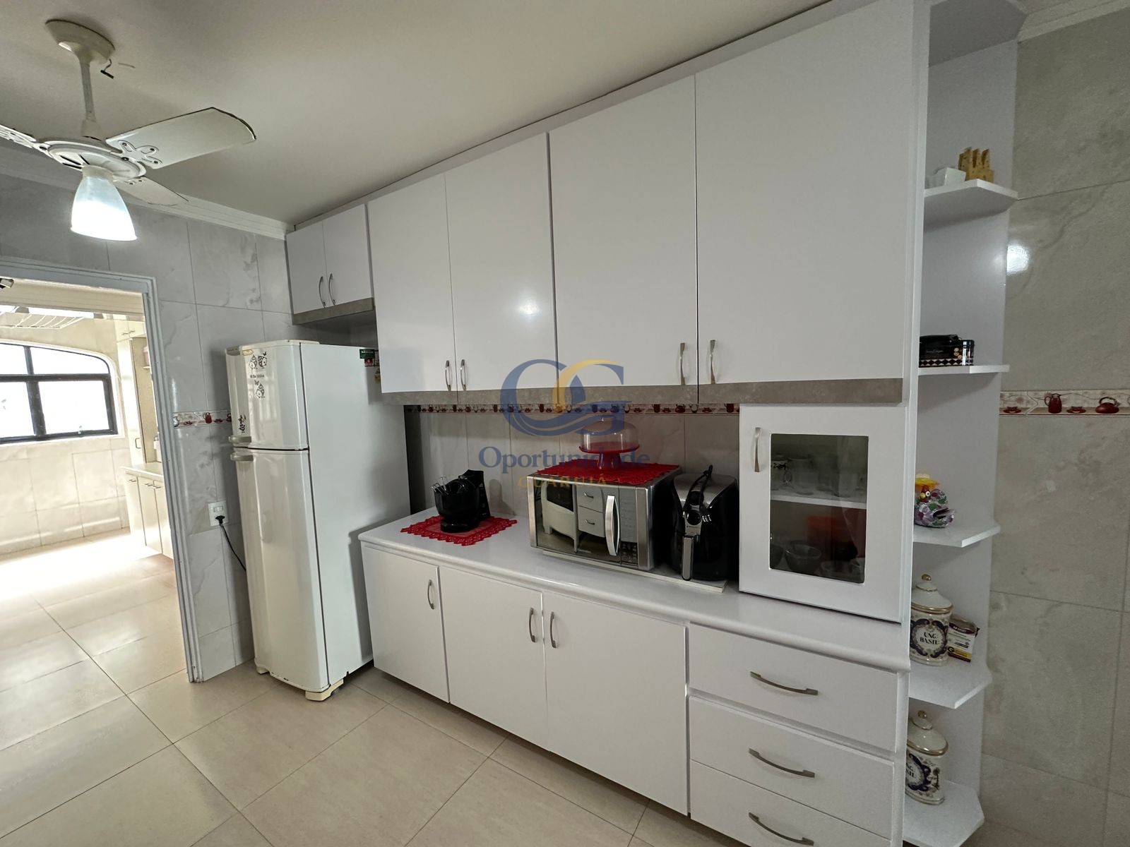 Apartamento na Praia das Pitangueiras, Guarujá - SP