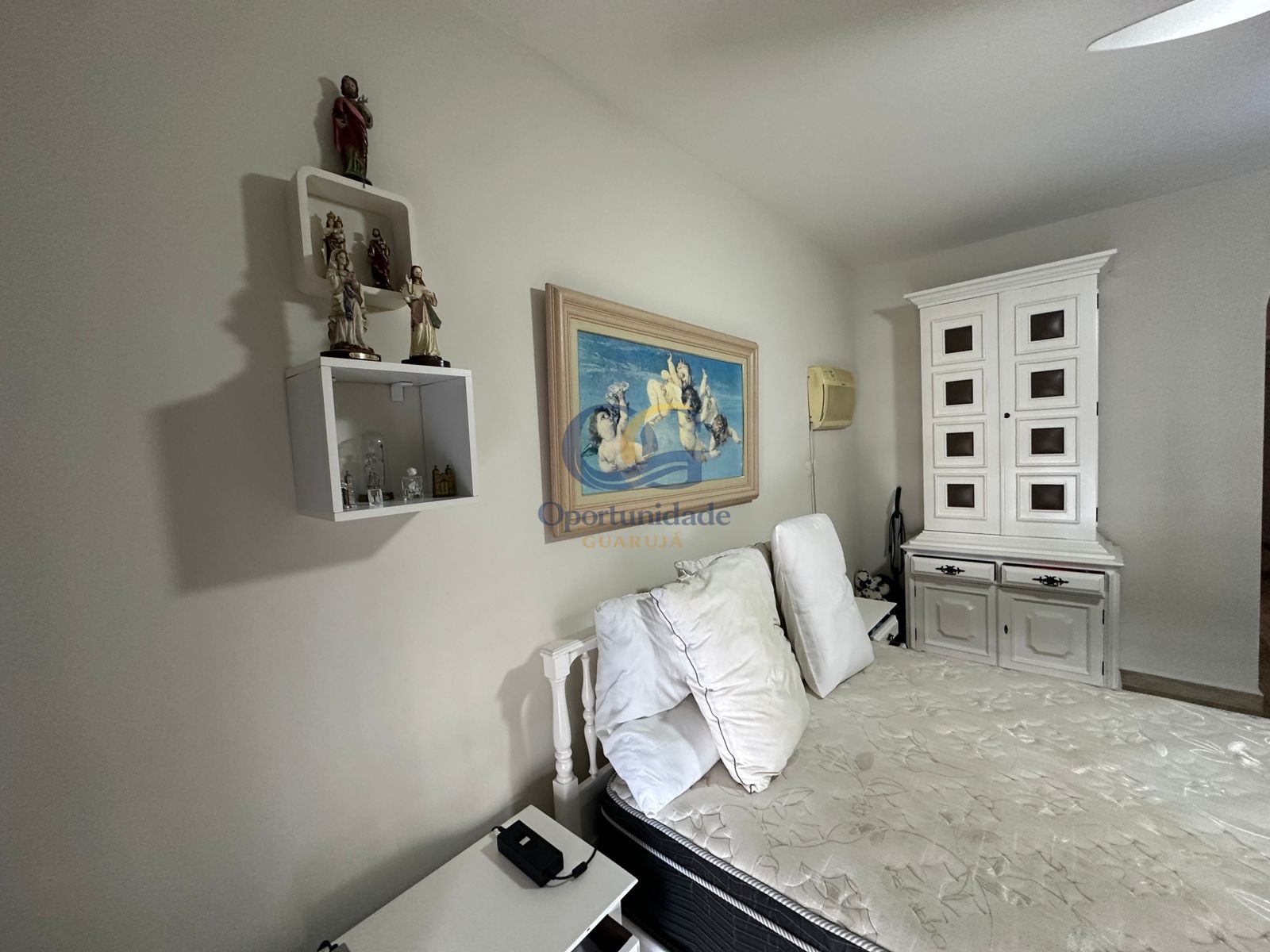 Apartamento na Praia das Pitangueiras, Guarujá - SP