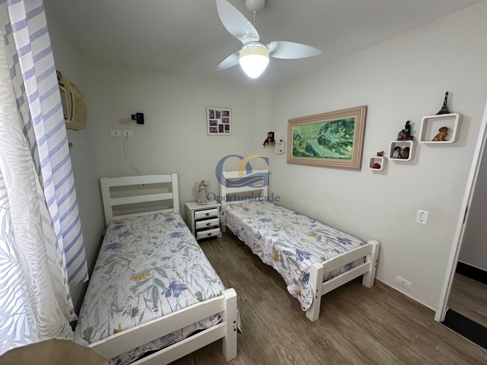 Apartamento na Praia das Pitangueiras, Guarujá - SP