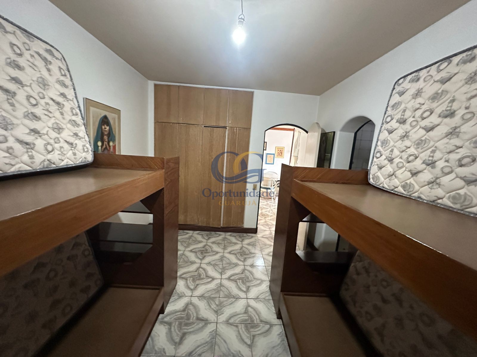 Apartamento na Praia das Pitangueiras, Guarujá - SP