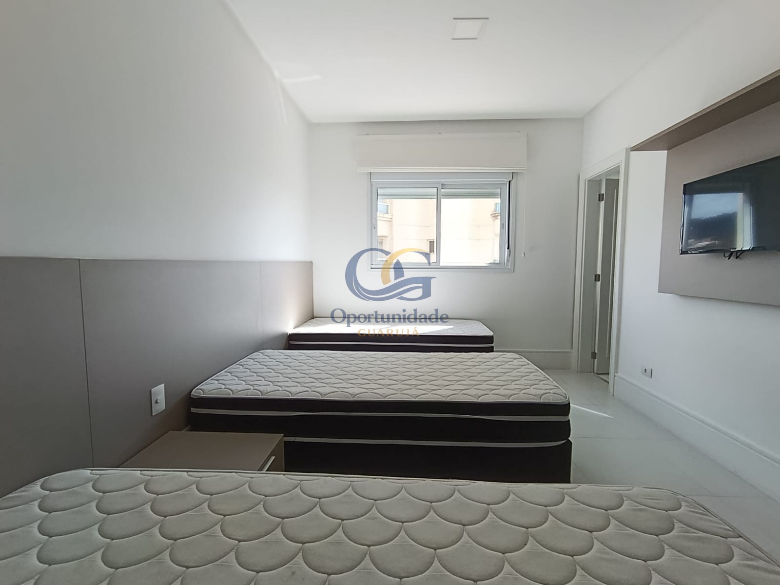 Apartamento na Praia da Enseada, Guarujá - SP