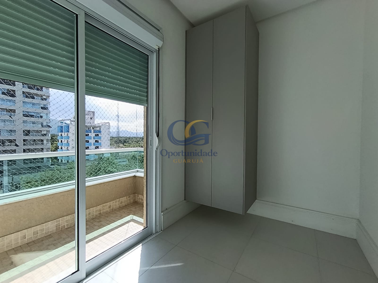 Apartamento na Praia da Enseada, Guarujá - SP