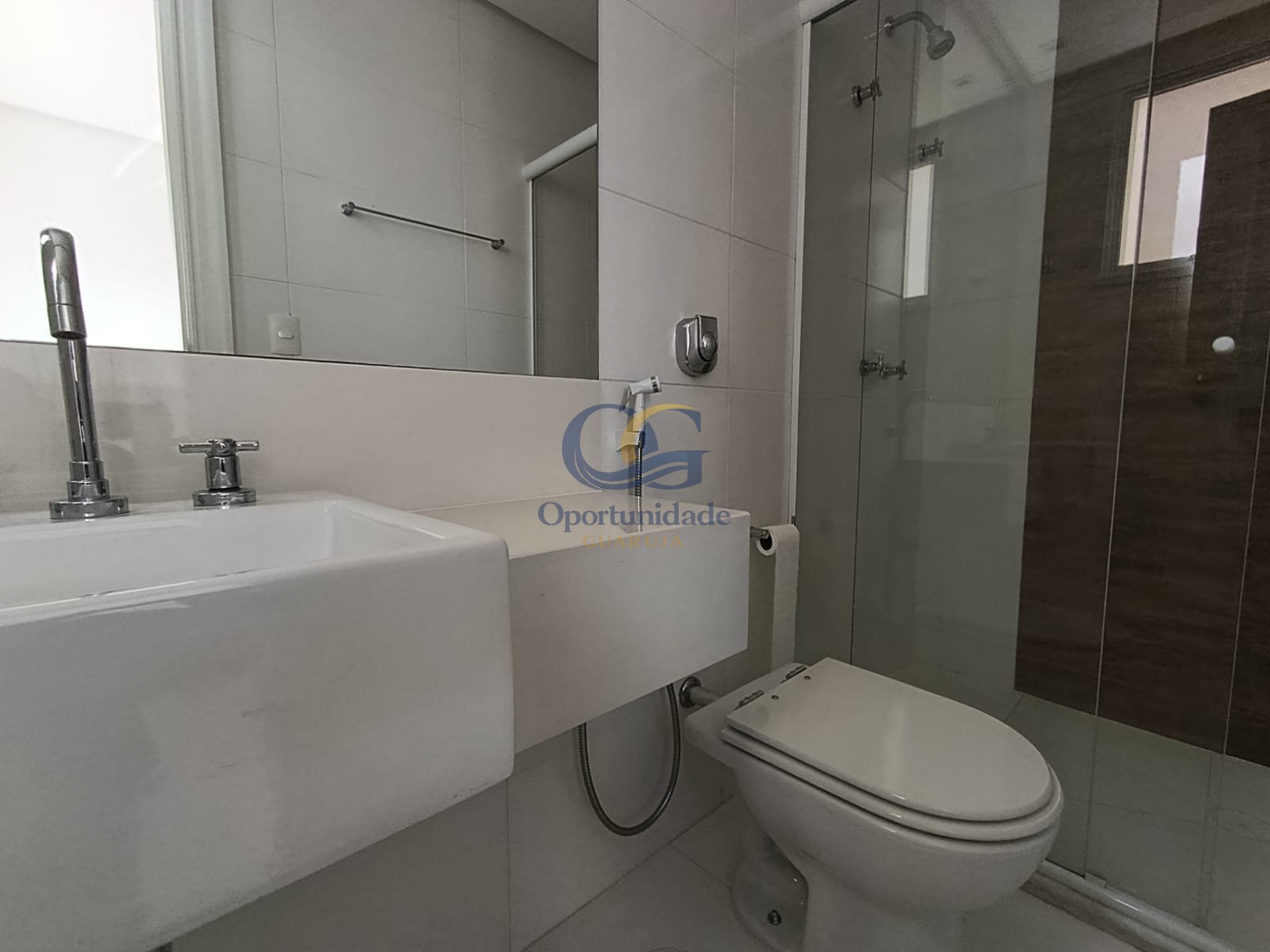 Apartamento na Praia da Enseada, Guarujá - SP