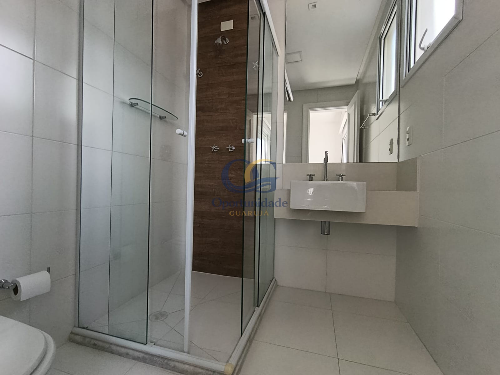 Apartamento na Praia da Enseada, Guarujá - SP