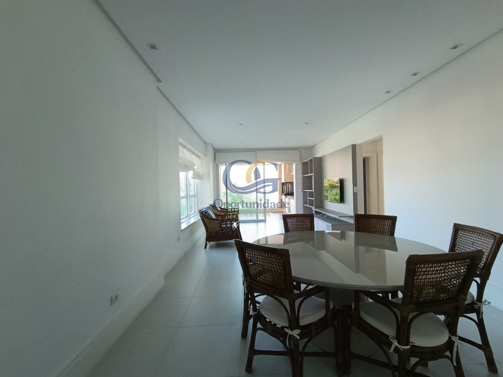 Apartamento na Praia da Enseada, Guarujá - SP