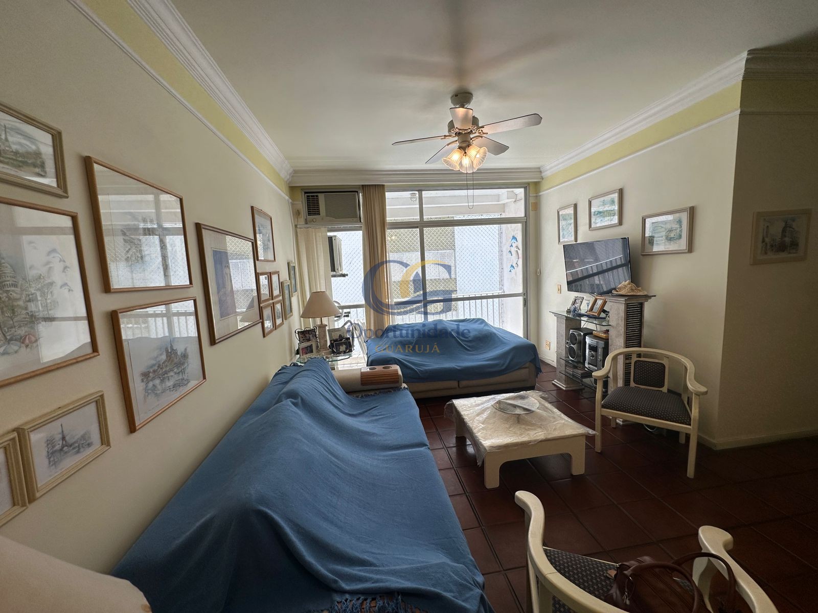 Apartamento na Praia das Pitangueiras, Guarujá - SP