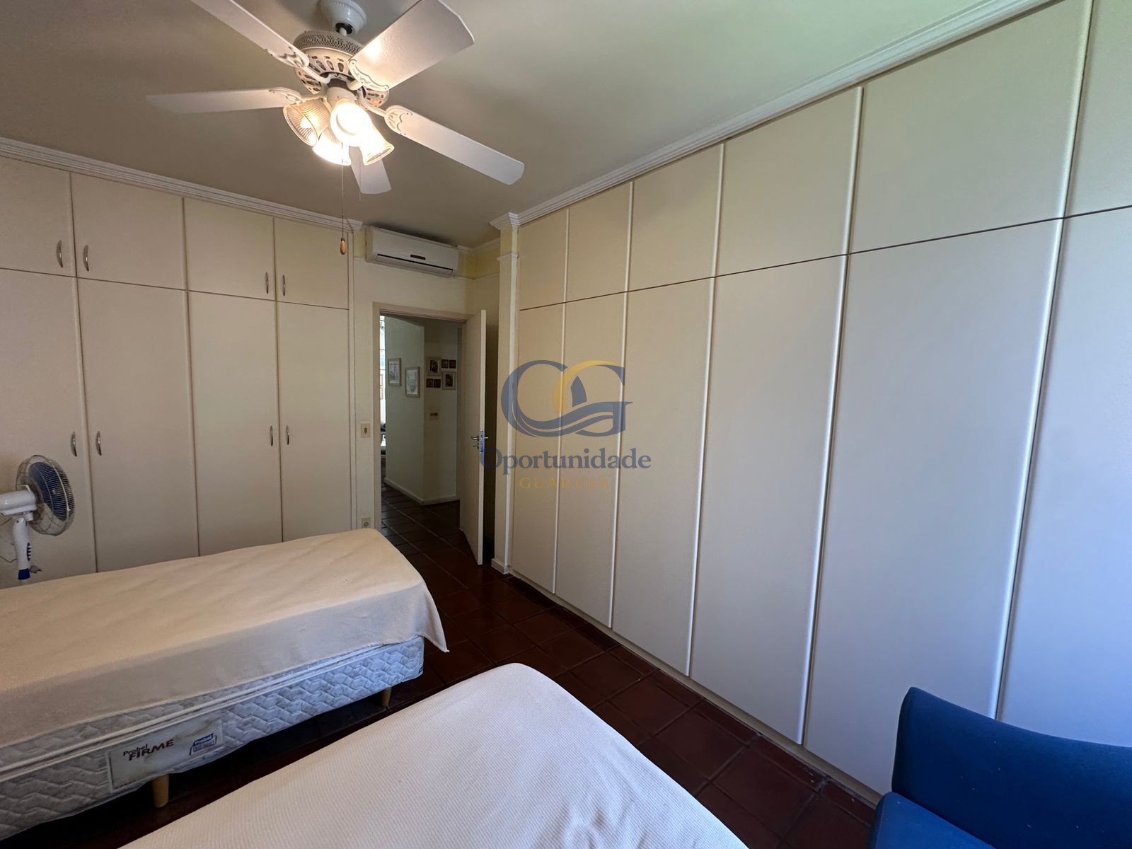 Apartamento na Praia das Pitangueiras, Guarujá - SP