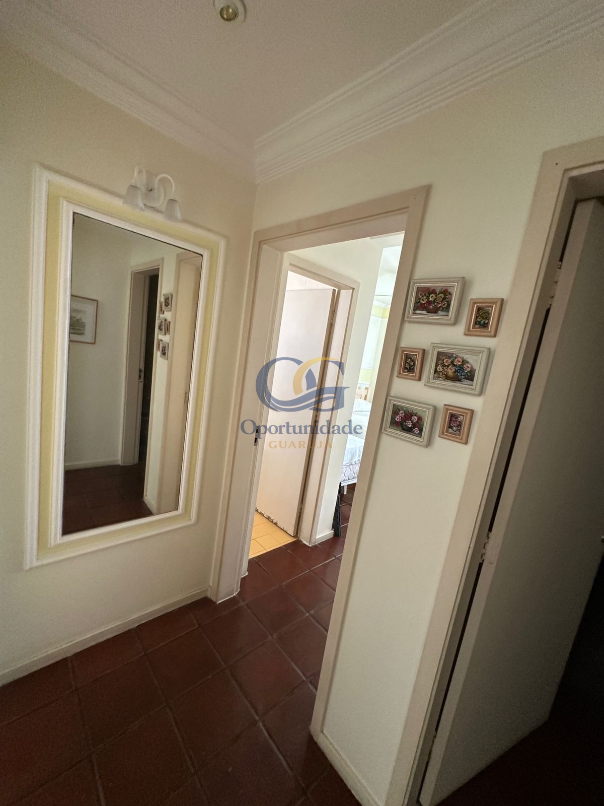Apartamento na Praia das Pitangueiras, Guarujá - SP
