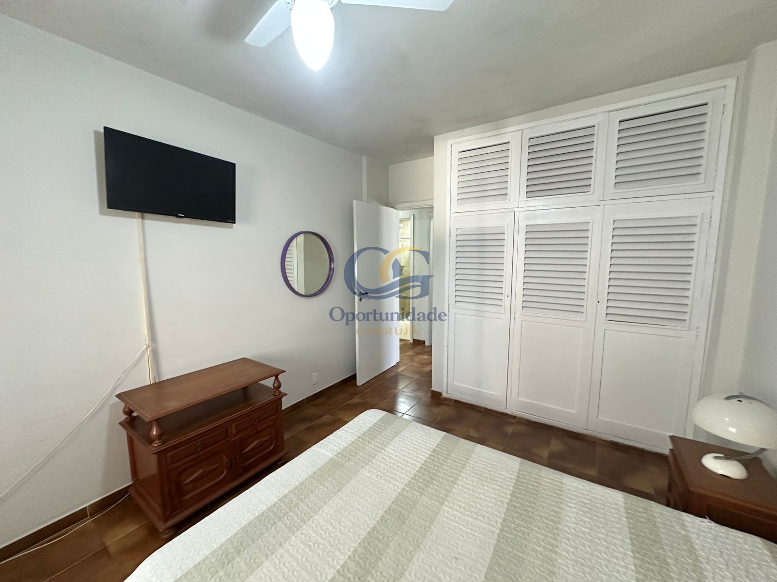 Apartamento na Praia das Pitangueiras, Guarujá - SP