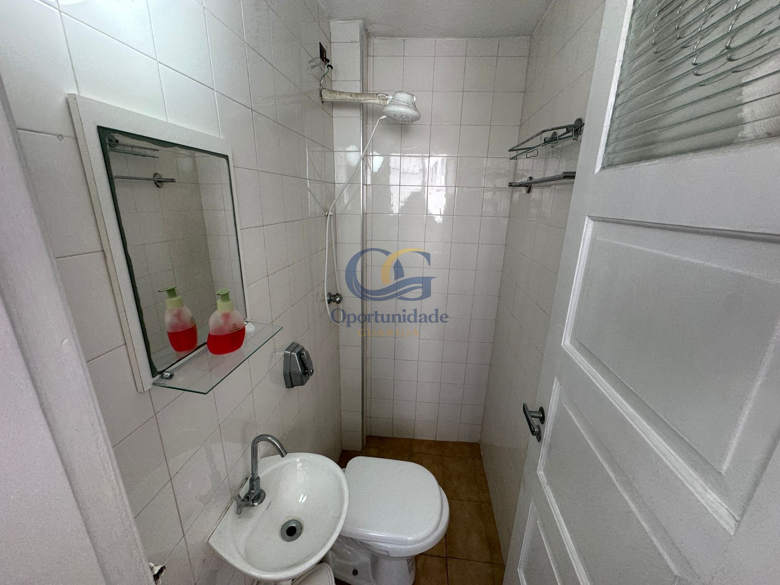 Apartamento na Praia das Pitangueiras, Guarujá - SP