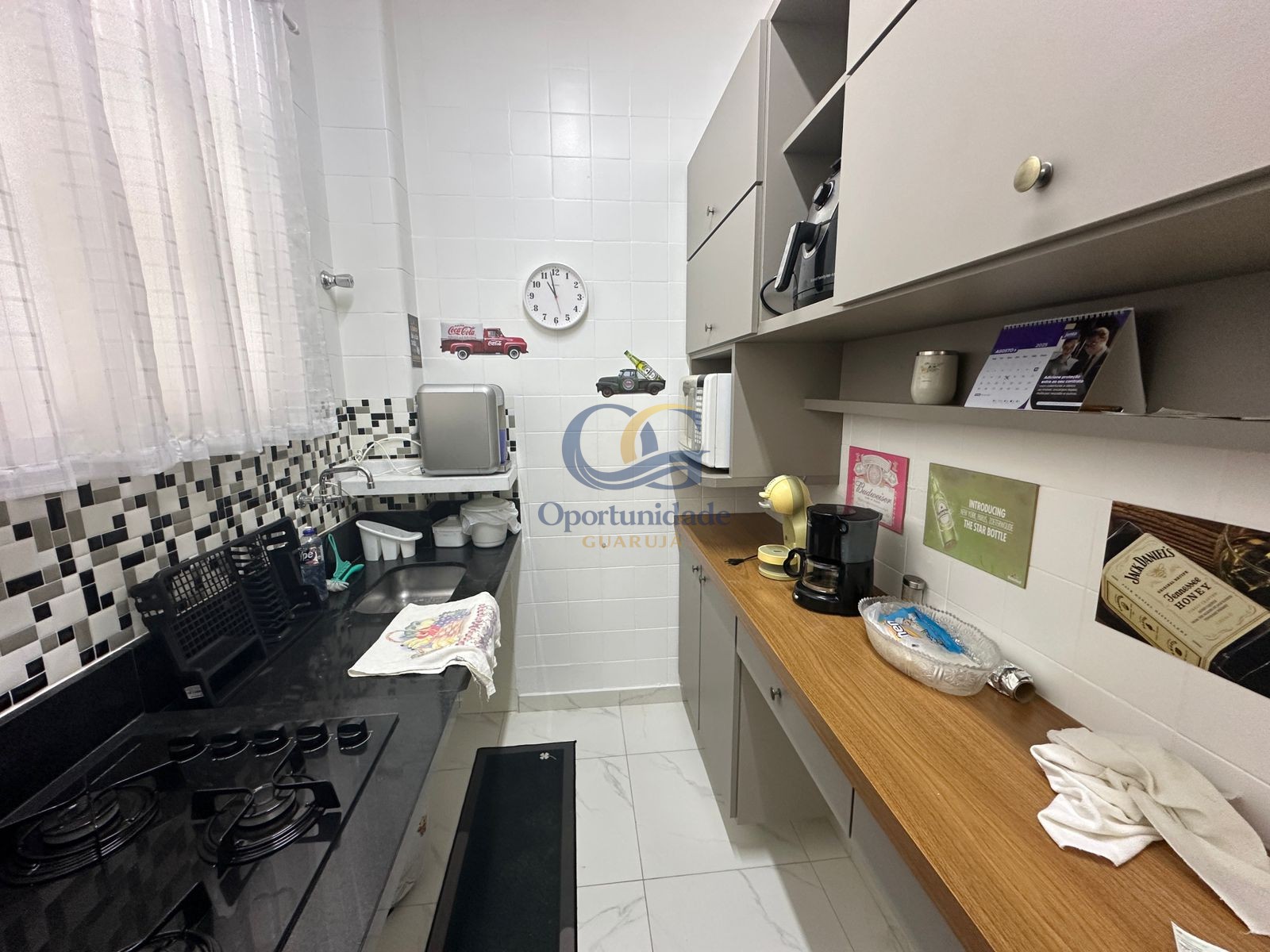 Apartamento na Praia das Pitangueiras, Guarujá - SP