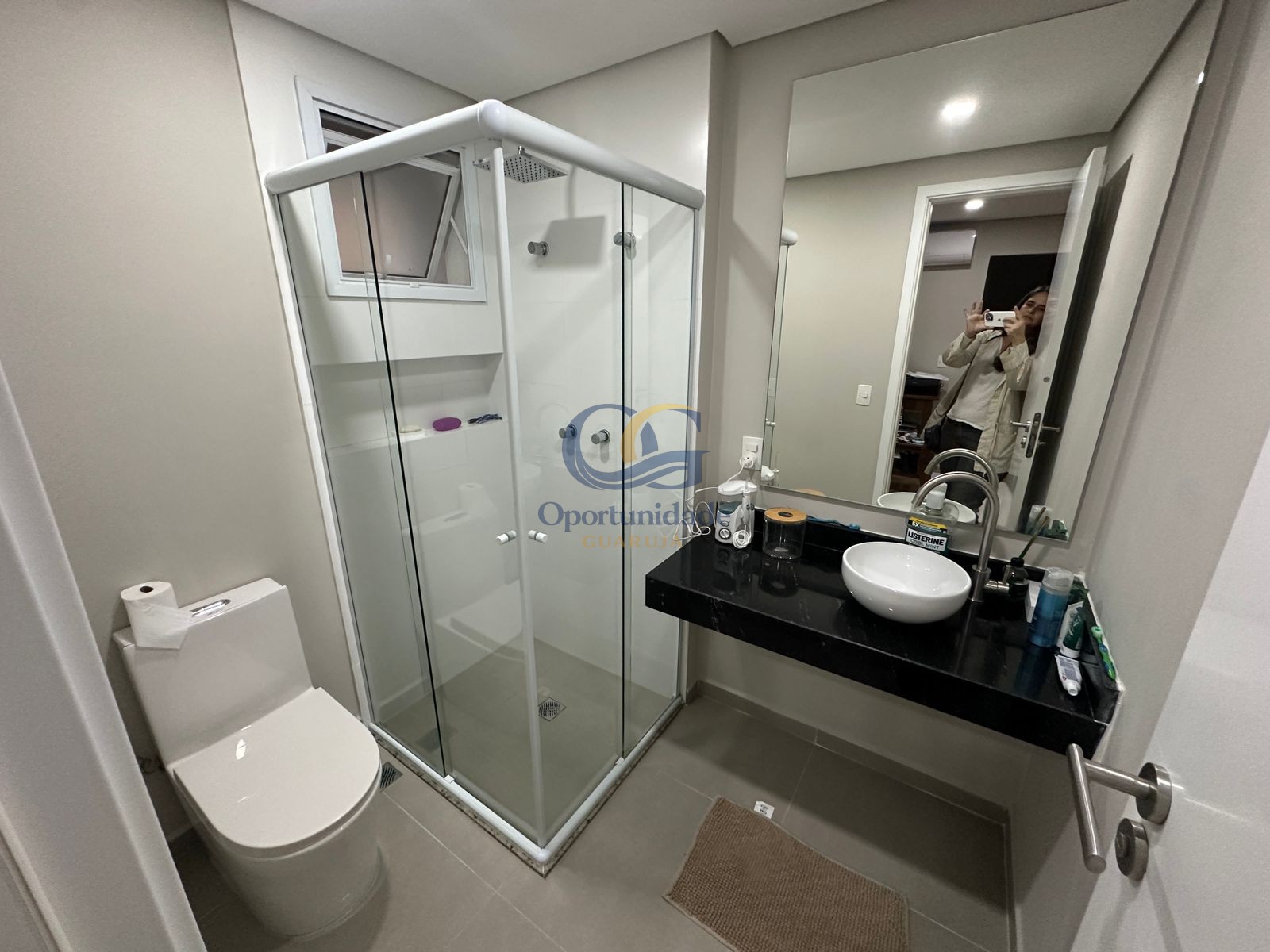 Apartamento na Praia das Pitangueiras, Guarujá - SP