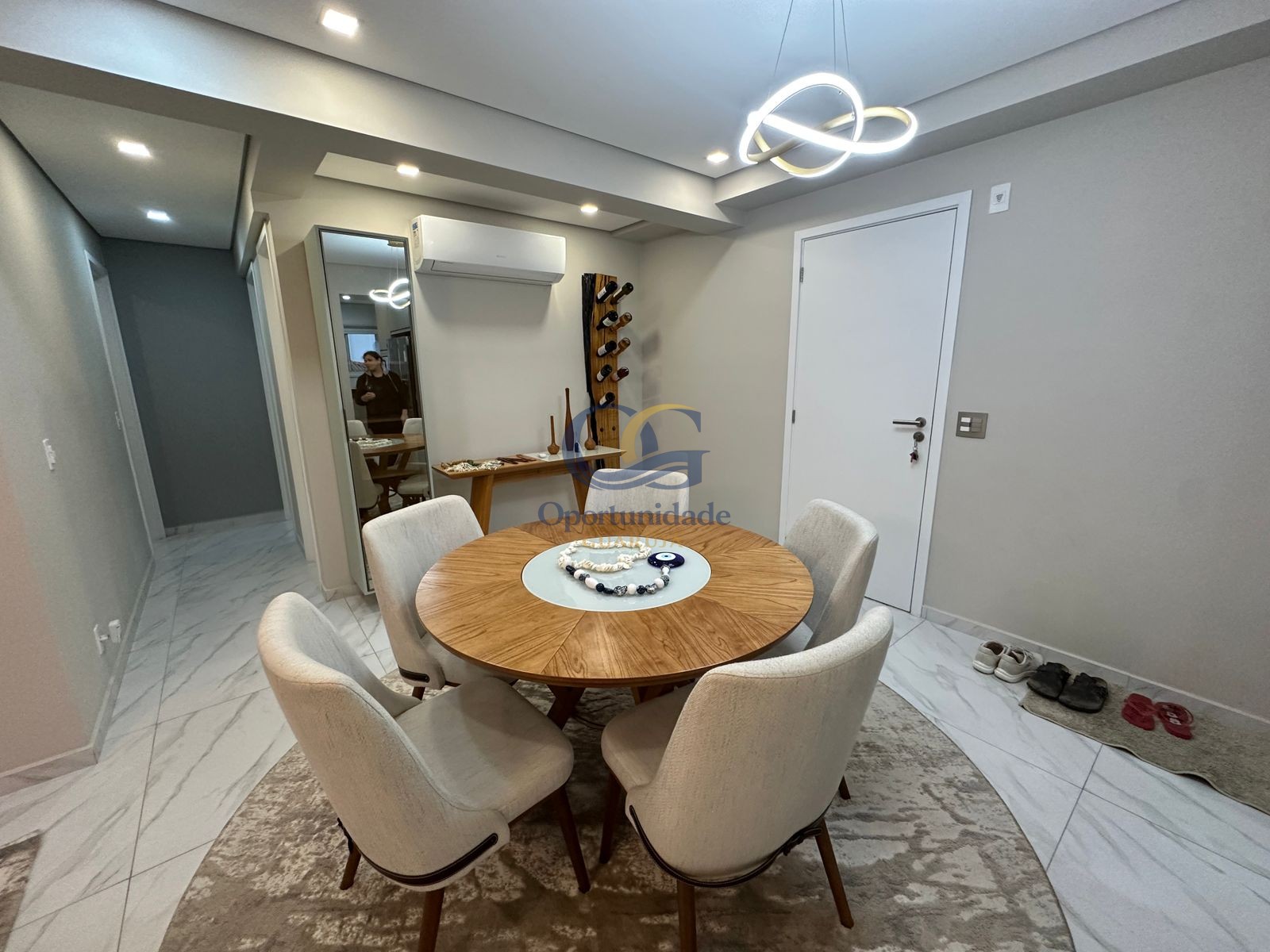 Apartamento na Praia das Pitangueiras, Guarujá - SP