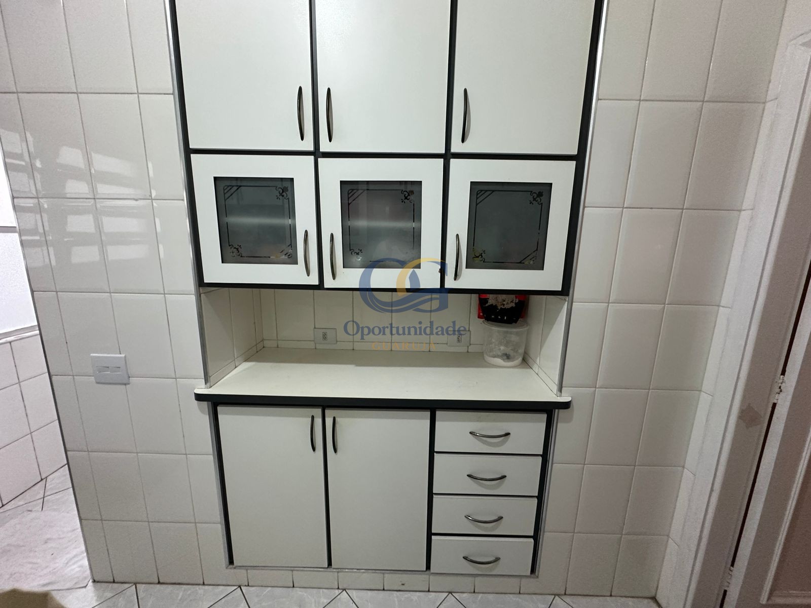 Apartamento na Praia das Pitangueiras, Guarujá - SP