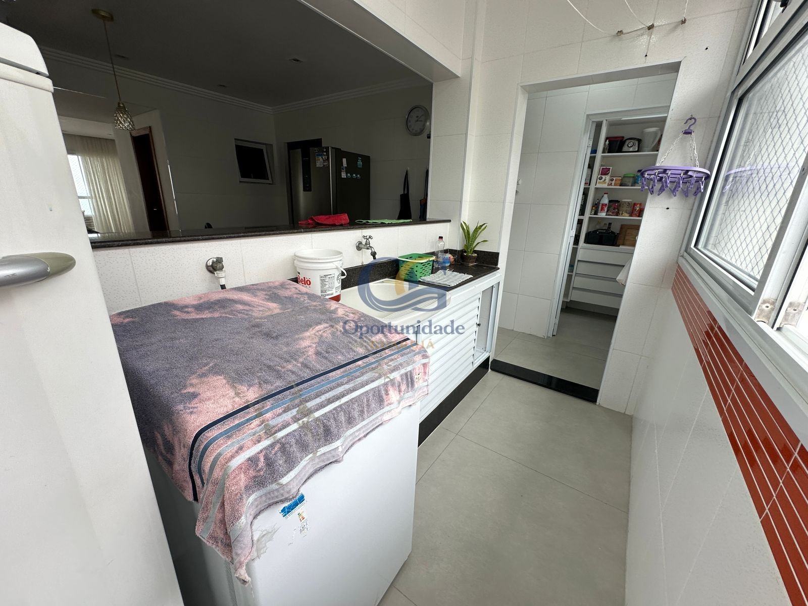 Apartamento na Praia das Pitangueiras, Guarujá - SP