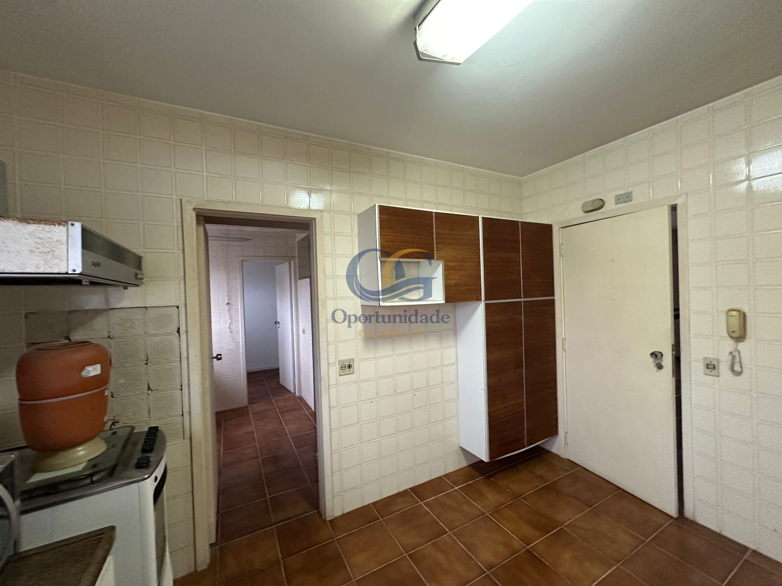 Apartamento na Praia das Pitangueiras, Guarujá - SP