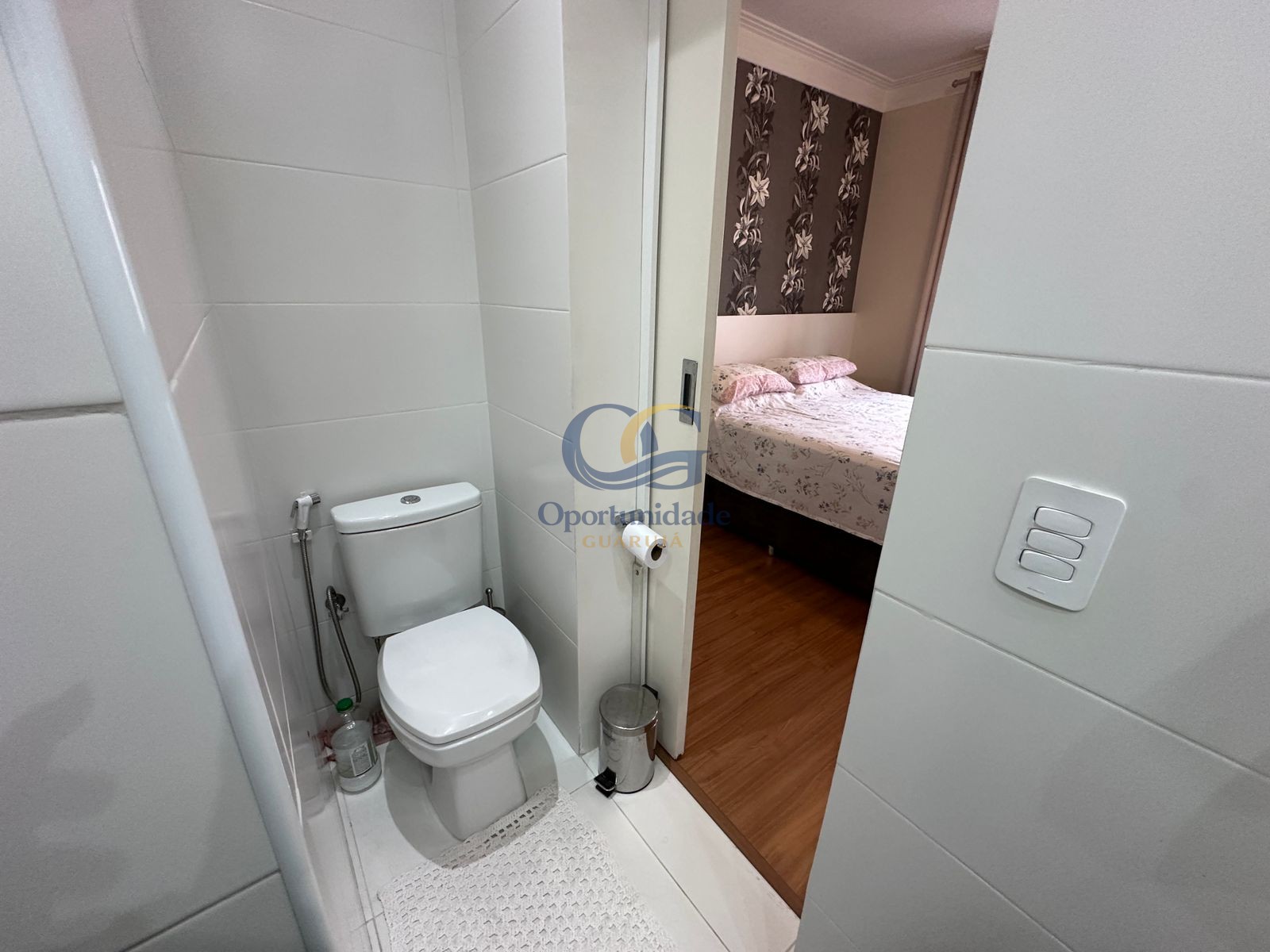 Apartamento na Praia das Pitangueiras, Guarujá - SP