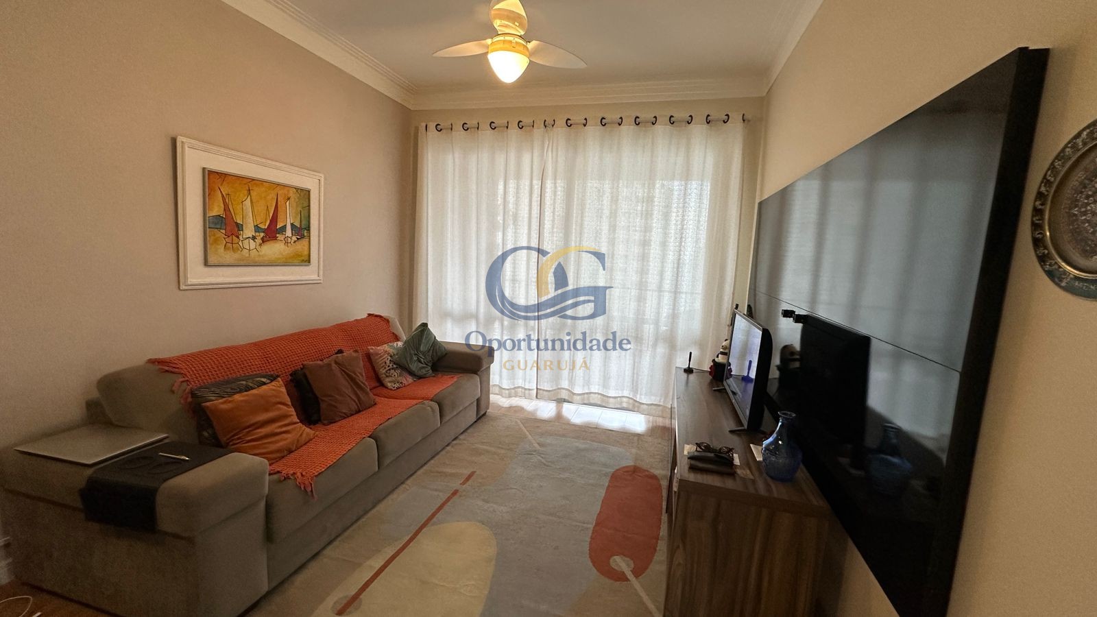 Apartamento na Praia das Pitangueiras, Guarujá - SP