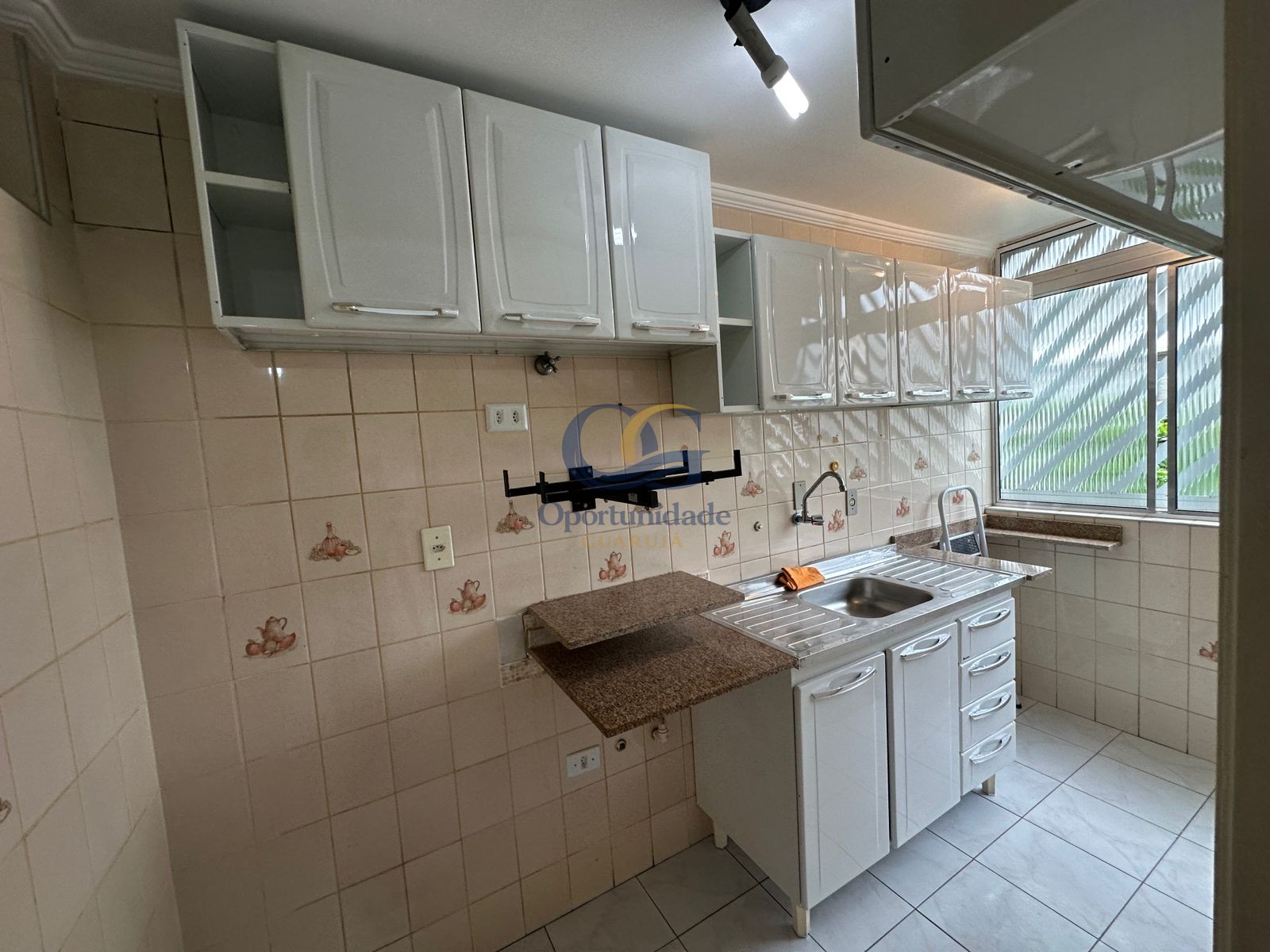 Apartamento na Praia das Pitangueiras, Guarujá - SP