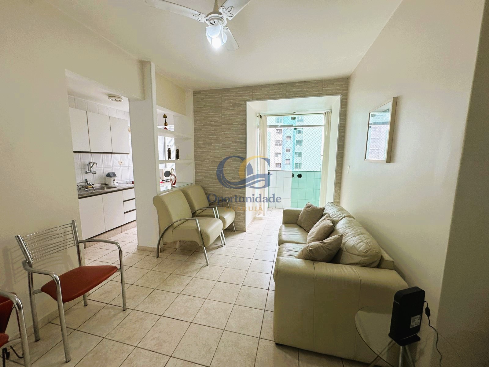 Apartamento na Praia das Pitangueiras, Guarujá - SP
