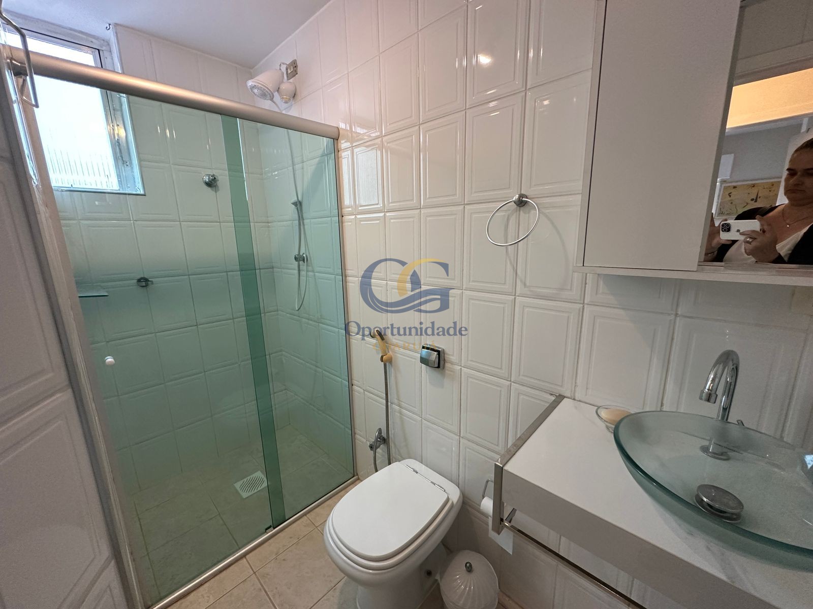 Apartamento na Praia das Pitangueiras, Guarujá - SP